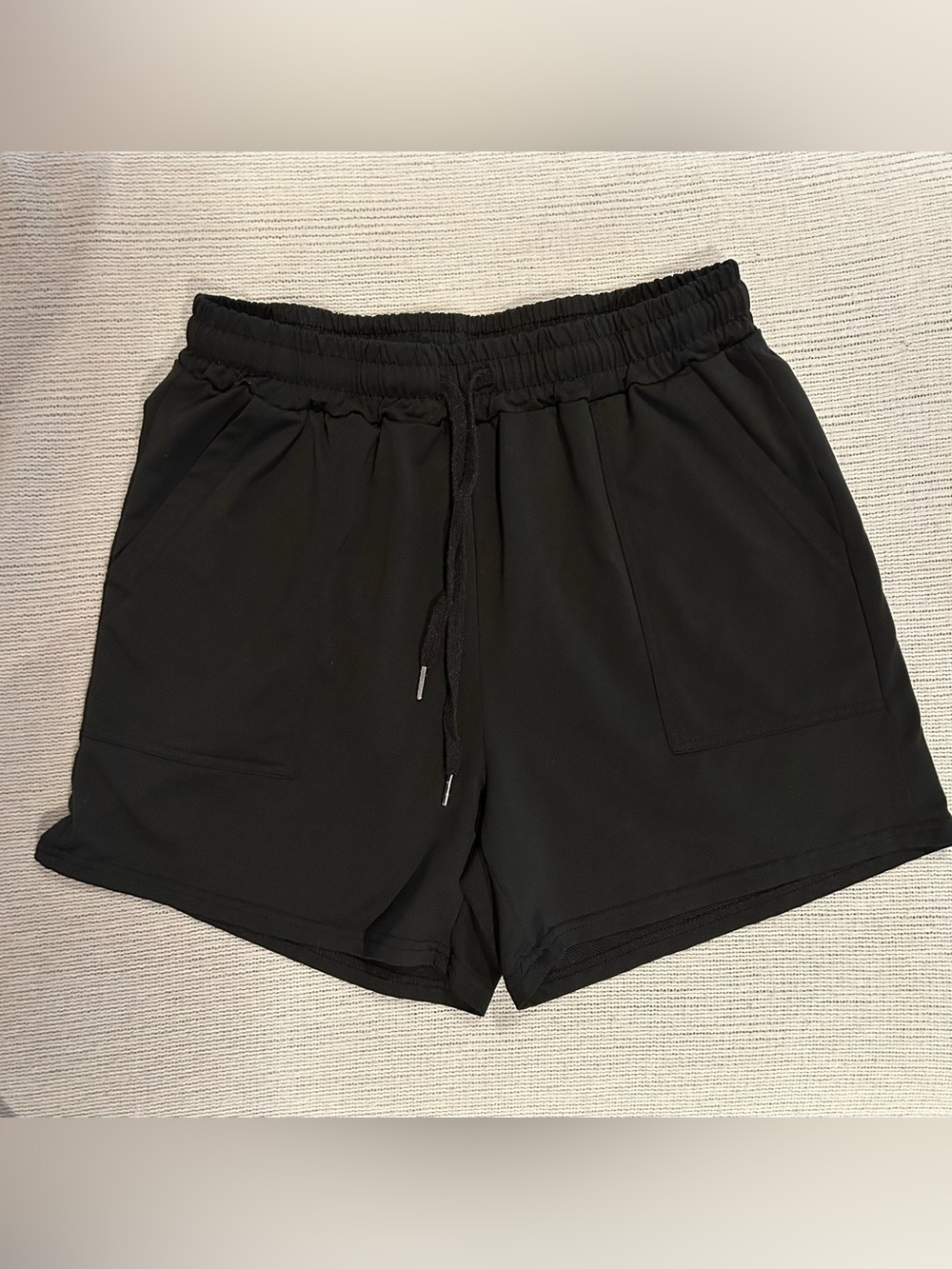 3/25$ SHEIN Men Black Elastic Drawstring Sport Shorts, Size Medium